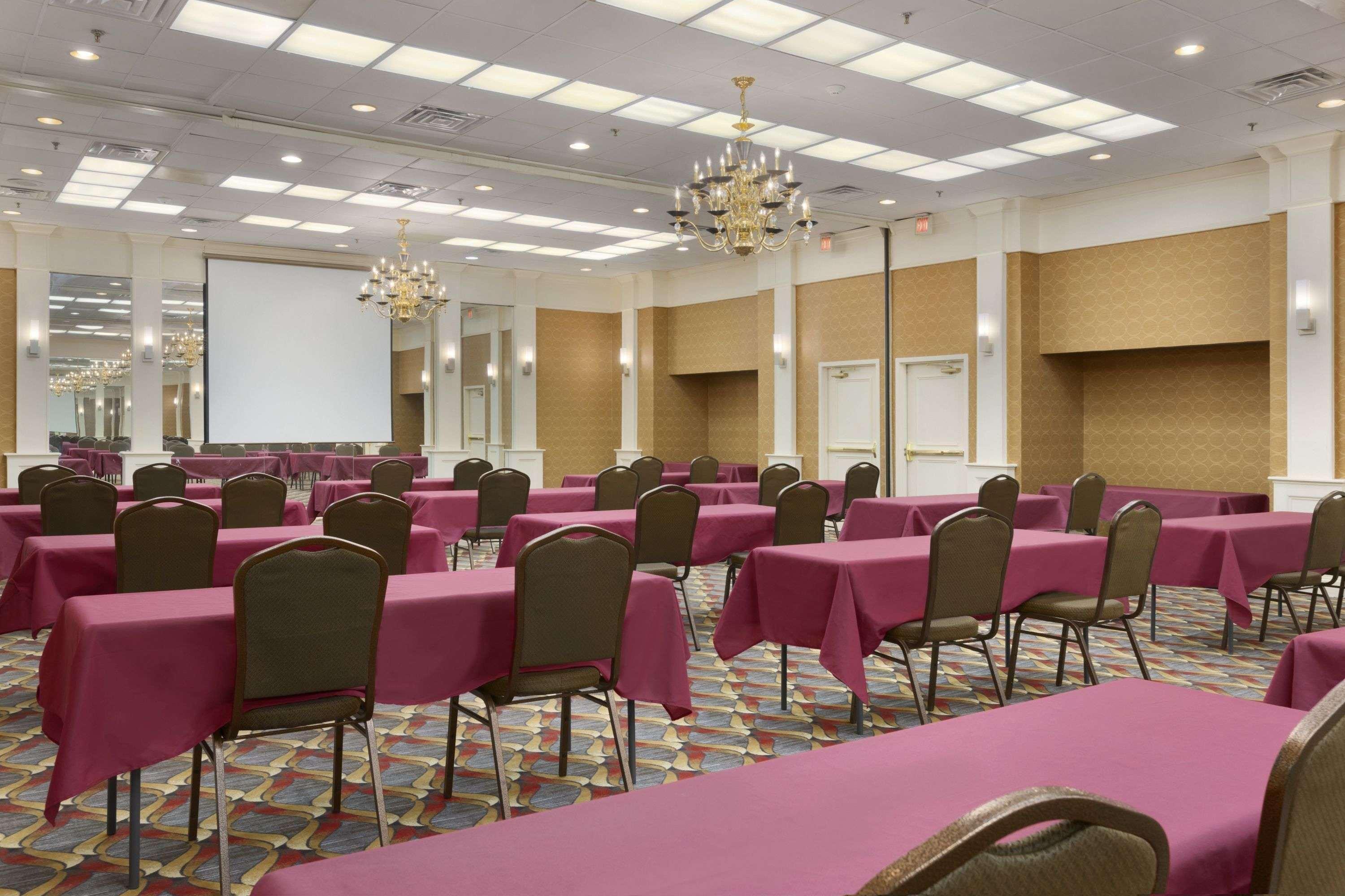 Ramada By Wyndham Rochelle Park Near Paramus Buitenkant foto