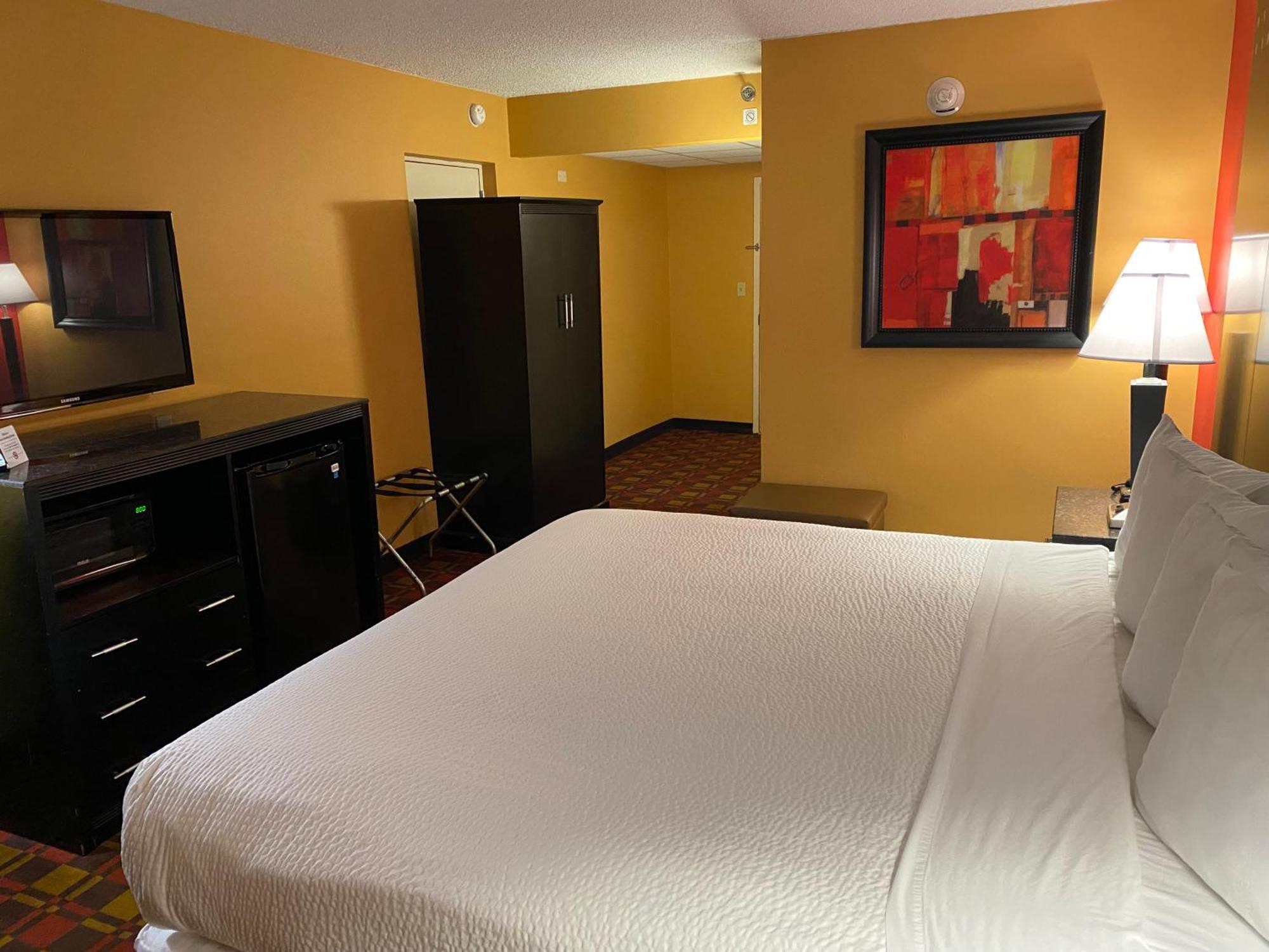 Ramada By Wyndham Rochelle Park Near Paramus Buitenkant foto