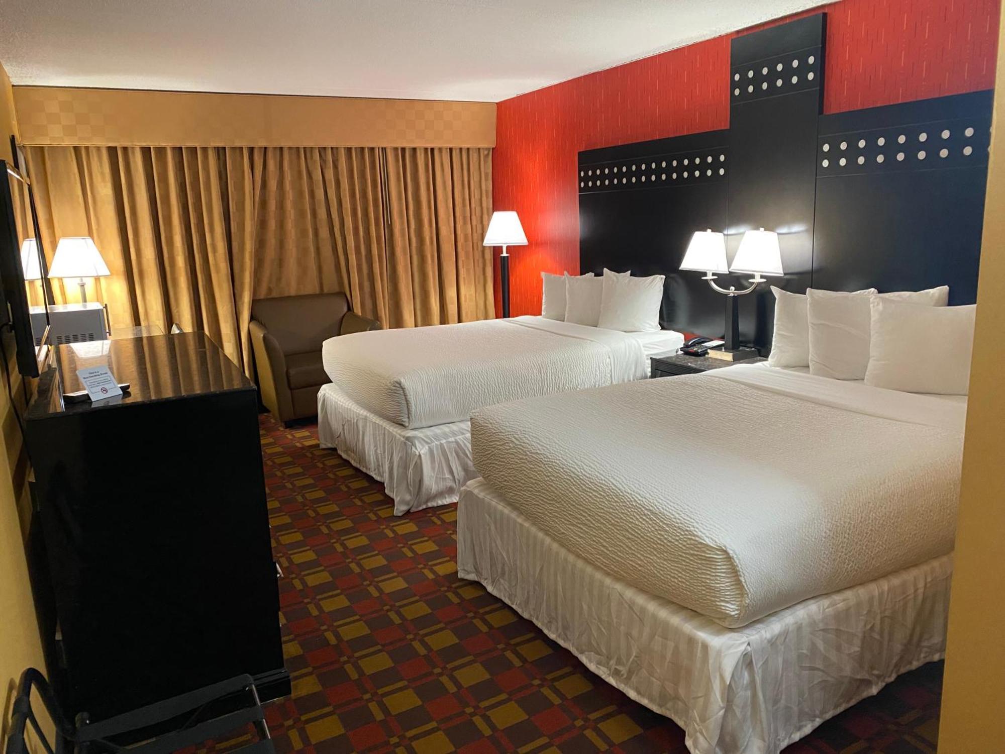 Ramada By Wyndham Rochelle Park Near Paramus Buitenkant foto