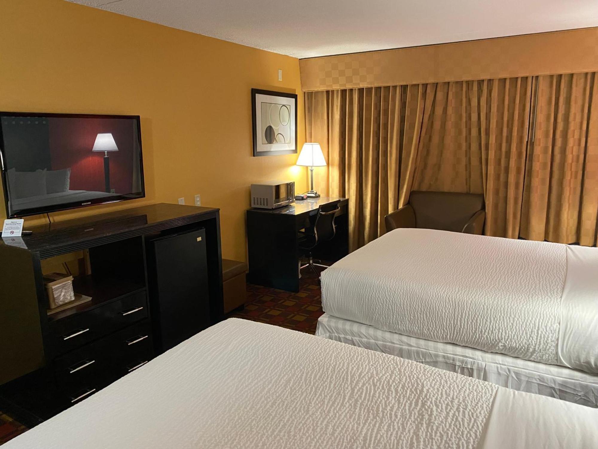 Ramada By Wyndham Rochelle Park Near Paramus Buitenkant foto
